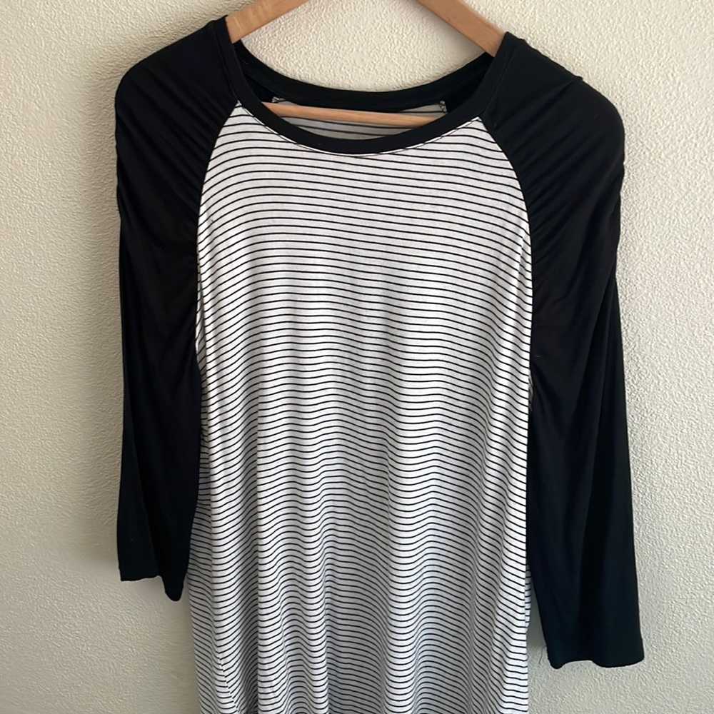 Maurice’s 3/4 sleeve striped top | black and cream | size large
